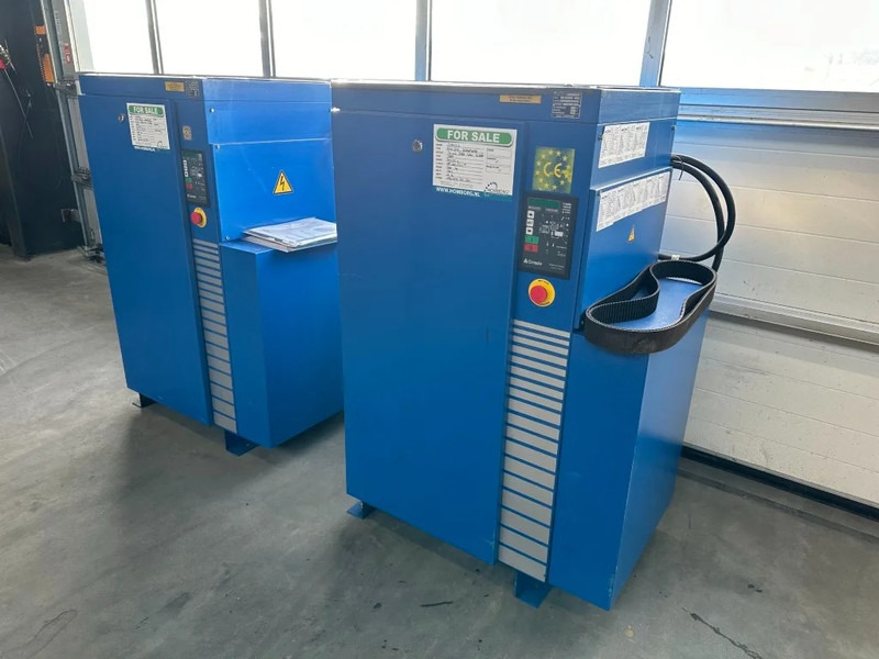 Compair MSK-G22 Elektrische Schroefcompressor 22 kW 3000 L / min 10 Bar - Zračni kompresor: slika Compair MSK-G22 Elektrische Schroefcompressor 22 kW 3000 L / min 10 Bar - Zračni kompresor Compair MSK-G22 Elektrische Schroefcompressor 22 kW 3000 L / min 10 Bar - Zračni kompresor: slika Compair MSK-G22 Elektrische Schroefcompressor 22 kW 3000 L / min 10 Bar - Zračni kompresor