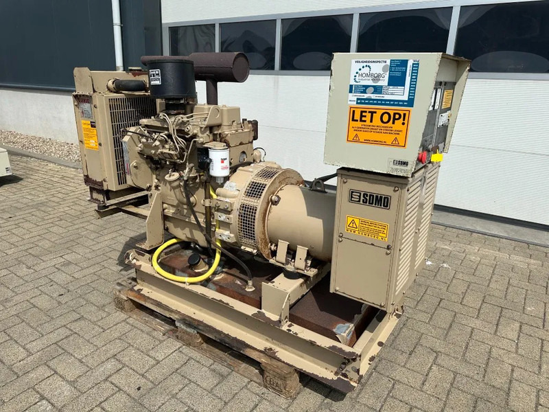 Cummins 4B3.9 SDMO Leroy Somer 40 kVA noodstroom generatorset 476 hours - Generatorski set: slika Cummins 4B3.9 SDMO Leroy Somer 40 kVA noodstroom generatorset 476 hours - Generatorski set Cummins 4B3.9 SDMO Leroy Somer 40 kVA noodstroom generatorset 476 hours - Generatorski set: slika Cummins 4B3.9 SDMO Leroy Somer 40 kVA noodstroom generatorset 476 hours - Generatorski set