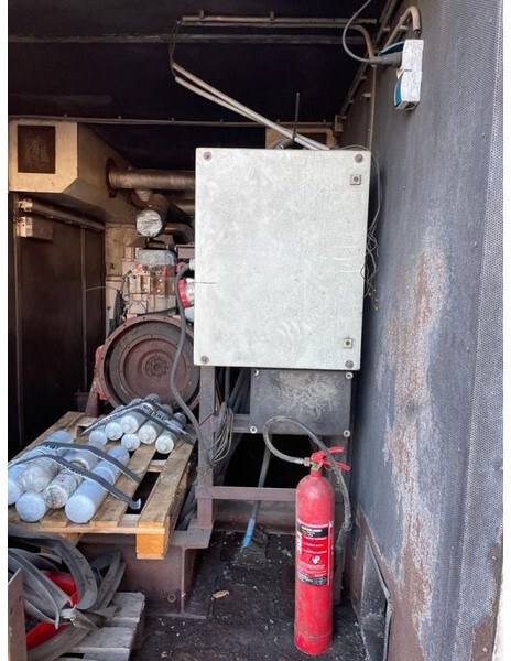 Generatorski set Cummins KTTA 19 C Dieselmotor in container 585 PK: slika Generatorski set Cummins KTTA 19 C Dieselmotor in container 585 PK Generatorski set Cummins KTTA 19 C Dieselmotor in container 585 PK: slika Generatorski set Cummins KTTA 19 C Dieselmotor in container 585 PK