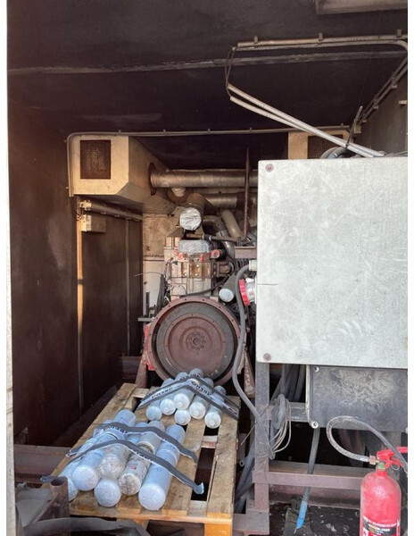 Generatorski set Cummins KTTA 19 C Dieselmotor in container 585 PK: slika Generatorski set Cummins KTTA 19 C Dieselmotor in container 585 PK Generatorski set Cummins KTTA 19 C Dieselmotor in container 585 PK: slika Generatorski set Cummins KTTA 19 C Dieselmotor in container 585 PK