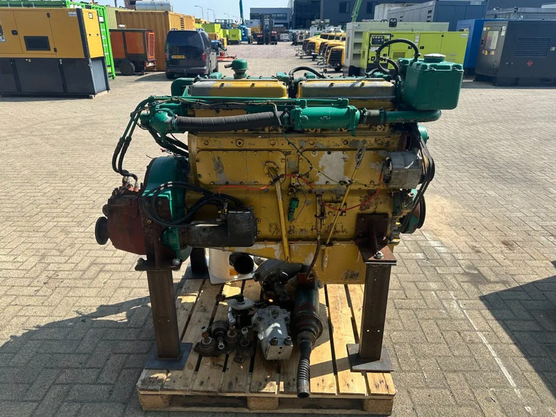 DAF 1160 Marine Diesel Motor met keerkoppeling 170 PK Engine - Motor: slika DAF 1160 Marine Diesel Motor met keerkoppeling 170 PK Engine - Motor DAF 1160 Marine Diesel Motor met keerkoppeling 170 PK Engine - Motor: slika DAF 1160 Marine Diesel Motor met keerkoppeling 170 PK Engine - Motor