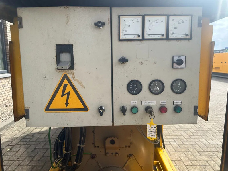 DAF DKX 1160 Stamford 250 kVA Silent Noodstroom generatorset - Generatorski set: slika DAF DKX 1160 Stamford 250 kVA Silent Noodstroom generatorset - Generatorski set DAF DKX 1160 Stamford 250 kVA Silent Noodstroom generatorset - Generatorski set: slika DAF DKX 1160 Stamford 250 kVA Silent Noodstroom generatorset - Generatorski set