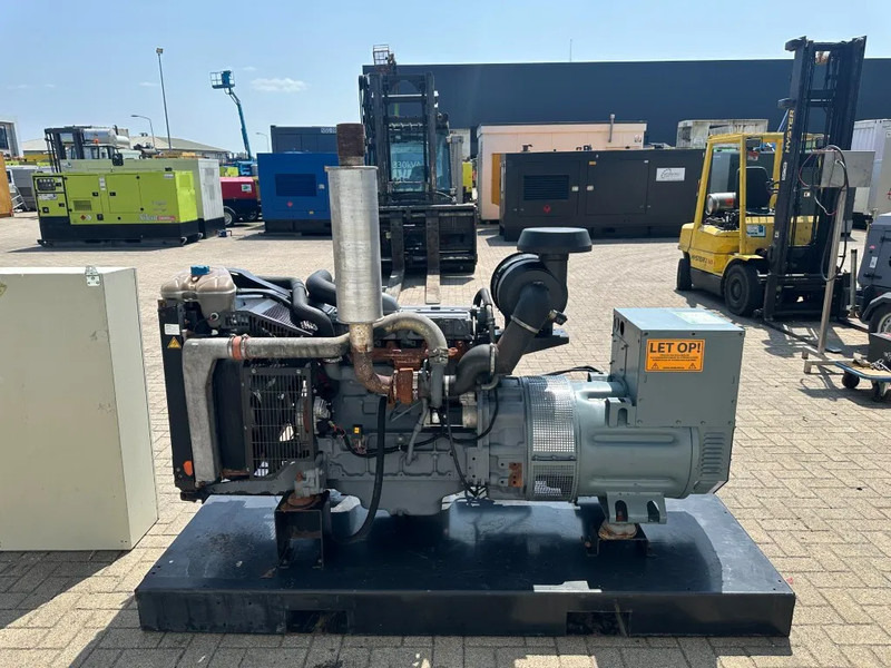 Deutz BF4M 1013 EC Mecc Alte Spa 105 kVA noodstroom generatorset met ATS Automatische Netovername - Generatorski set: slika Deutz BF4M 1013 EC Mecc Alte Spa 105 kVA noodstroom generatorset met ATS Automatische Netovername - Generatorski set Deutz BF4M 1013 EC Mecc Alte Spa 105 kVA noodstroom generatorset met ATS Automatische Netovername - Generatorski set: slika Deutz BF4M 1013 EC Mecc Alte Spa 105 kVA noodstroom generatorset met ATS Automatische Netovername - Generatorski set