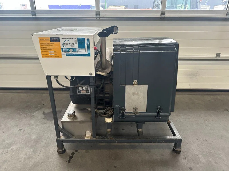 Deutz F2L 1011 Stamford 11 kVA generatorset - Generatorski set: slika Deutz F2L 1011 Stamford 11 kVA generatorset - Generatorski set Deutz F2L 1011 Stamford 11 kVA generatorset - Generatorski set: slika Deutz F2L 1011 Stamford 11 kVA generatorset - Generatorski set