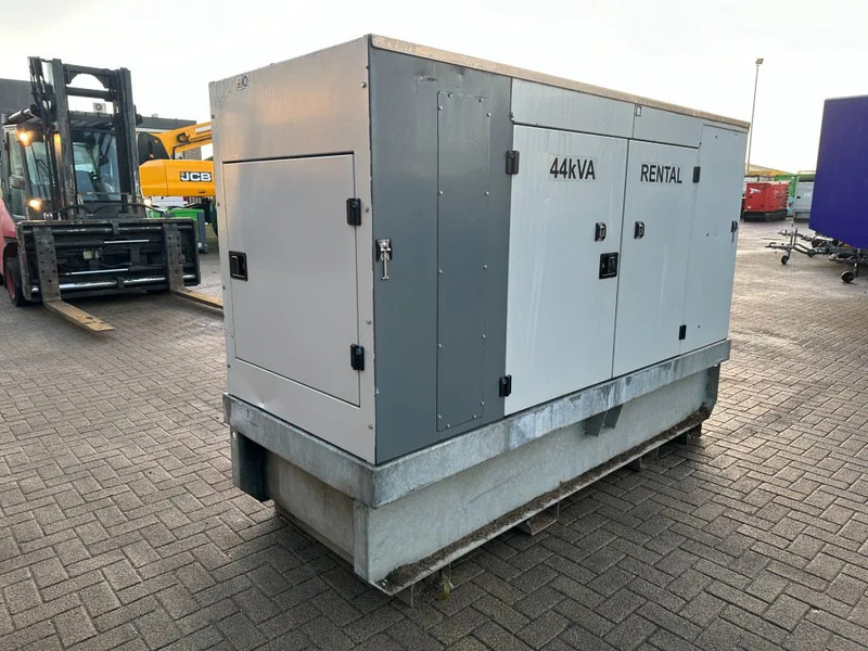 Generatorski set Europower EPUS44TDE Kubota Leroy Somer 44 kVA Supersilent Rental generatorset: slika Generatorski set Europower EPUS44TDE Kubota Leroy Somer 44 kVA Supersilent Rental generatorset
