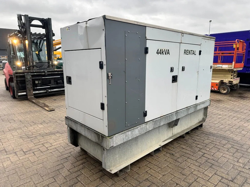 Generatorski set Europower EPUS44TDE Kubota leroy Somer 44 kVA Supersilent Rental generatorset: slika Generatorski set Europower EPUS44TDE Kubota leroy Somer 44 kVA Supersilent Rental generatorset