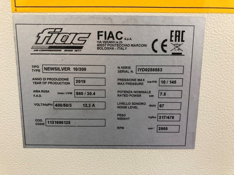 Fiac New Silver D 10 / 300 Silent 7.5 kW 860 L / min 10 bar Elektrische Schroefcompressor met ketel en droger - Zračni kompresor: slika Fiac New Silver D 10 / 300 Silent 7.5 kW 860 L / min 10 bar Elektrische Schroefcompressor met ketel en droger - Zračni kompresor Fiac New Silver D 10 / 300 Silent 7.5 kW 860 L / min 10 bar Elektrische Schroefcompressor met ketel en droger - Zračni kompresor: slika Fiac New Silver D 10 / 300 Silent 7.5 kW 860 L / min 10 bar Elektrische Schroefcompressor met ketel en droger - Zračni kompresor
