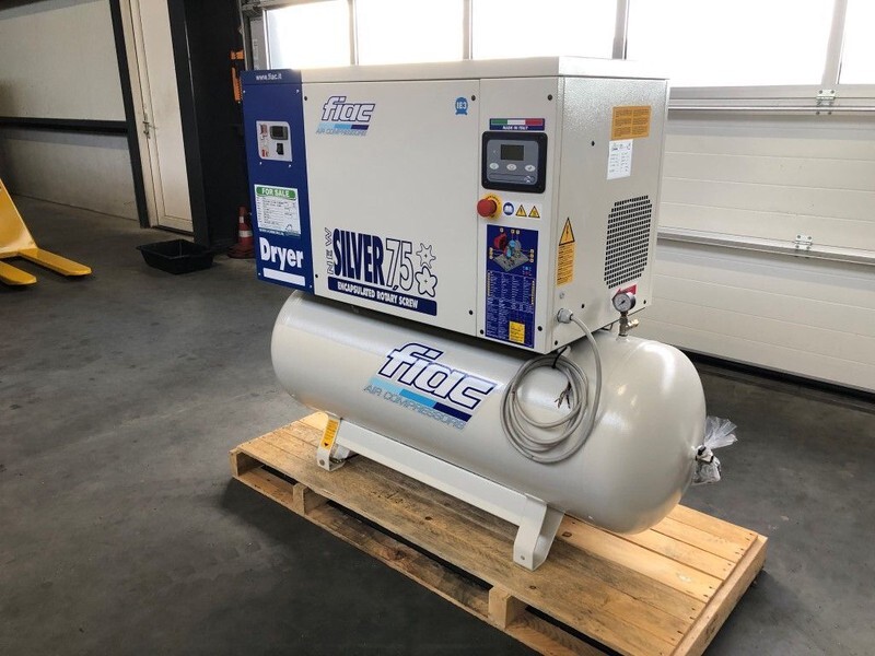 Fiac New Silver D 7.5 / 300 Silent 5.5 kW 720 L / min 10 bar Elektrische Schroefcompressor met ketel en droger - Zračni kompresor: slika Fiac New Silver D 7.5 / 300 Silent 5.5 kW 720 L / min 10 bar Elektrische Schroefcompressor met ketel en droger - Zračni kompresor Fiac New Silver D 7.5 / 300 Silent 5.5 kW 720 L / min 10 bar Elektrische Schroefcompressor met ketel en droger - Zračni kompresor: slika Fiac New Silver D 7.5 / 300 Silent 5.5 kW 720 L / min 10 bar Elektrische Schroefcompressor met ketel en droger - Zračni kompresor