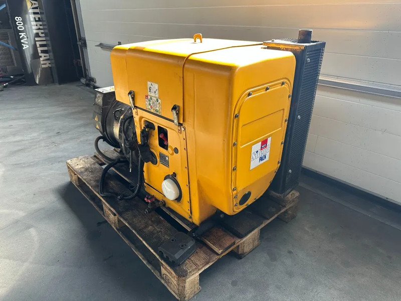 Hatz 2L41C Stamford 17.5 kVA Silentpack generatorset - Generatorski set: slika Hatz 2L41C Stamford 17.5 kVA Silentpack generatorset - Generatorski set Hatz 2L41C Stamford 17.5 kVA Silentpack generatorset - Generatorski set: slika Hatz 2L41C Stamford 17.5 kVA Silentpack generatorset - Generatorski set