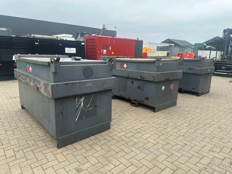 IBC Steenbergen Kiwa IBC 2000 liter dieseltank met handpomp Milieutank - Cisterna za skladištenje: slika IBC Steenbergen Kiwa IBC 2000 liter dieseltank met handpomp Milieutank - Cisterna za skladištenje IBC Steenbergen Kiwa IBC 2000 liter dieseltank met handpomp Milieutank - Cisterna za skladištenje: slika IBC Steenbergen Kiwa IBC 2000 liter dieseltank met handpomp Milieutank - Cisterna za skladištenje