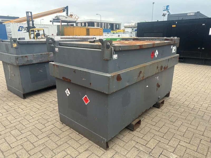 IBC Steenbergen Kiwa IBC 2000 liter dieseltank met handpomp Milieutank - Cisterna za skladištenje: slika IBC Steenbergen Kiwa IBC 2000 liter dieseltank met handpomp Milieutank - Cisterna za skladištenje IBC Steenbergen Kiwa IBC 2000 liter dieseltank met handpomp Milieutank - Cisterna za skladištenje: slika IBC Steenbergen Kiwa IBC 2000 liter dieseltank met handpomp Milieutank - Cisterna za skladištenje