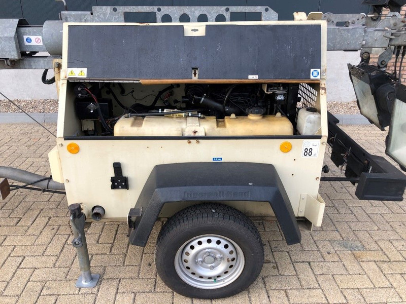 Rasvjetni stup Ingersoll Rand Kubota LT6K 9 meter light tower generator: slika Rasvjetni stup Ingersoll Rand Kubota LT6K 9 meter light tower generator