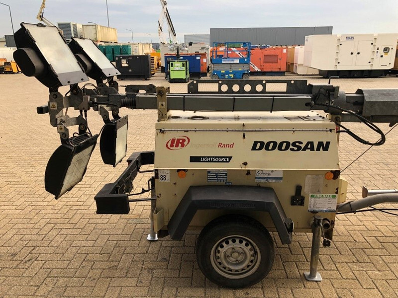 Rasvjetni stup Ingersoll Rand Kubota LT6K 9 meter light tower generator: slika Rasvjetni stup Ingersoll Rand Kubota LT6K 9 meter light tower generator