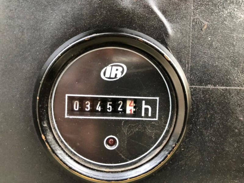 Rasvjetni stup Ingersoll Rand Kubota LT6K 9 meter light tower generator: slika Rasvjetni stup Ingersoll Rand Kubota LT6K 9 meter light tower generator