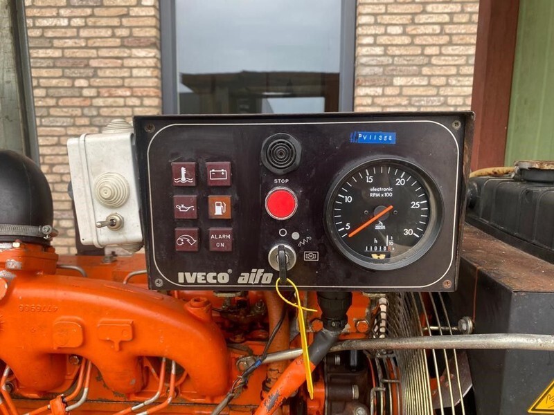 Iveco 8061 I 25.05 waterpomp set 144 m3 / h 12 Bar mobiele Beregening pompset - Pumpa za vodu: slika Iveco 8061 I 25.05 waterpomp set 144 m3 / h 12 Bar mobiele Beregening pompset - Pumpa za vodu Iveco 8061 I 25.05 waterpomp set 144 m3 / h 12 Bar mobiele Beregening pompset - Pumpa za vodu: slika Iveco 8061 I 25.05 waterpomp set 144 m3 / h 12 Bar mobiele Beregening pompset - Pumpa za vodu