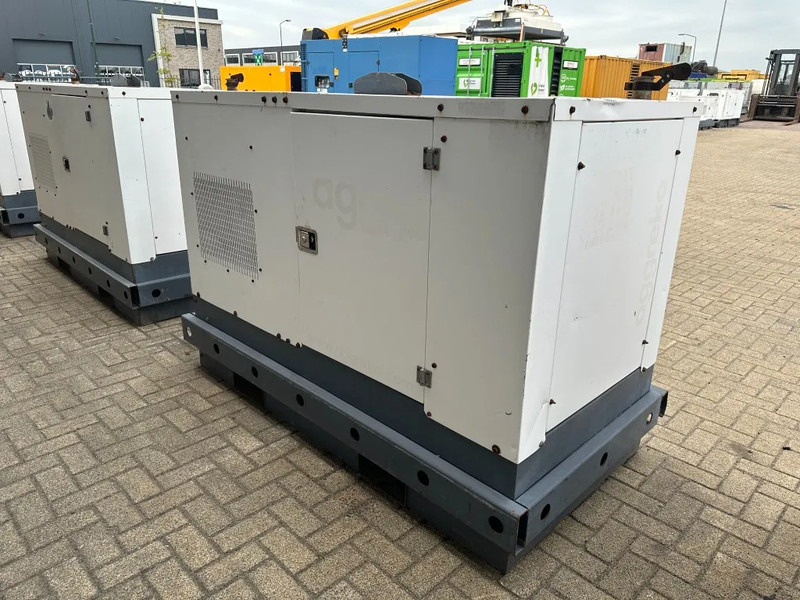 Generatorski set Iveco FPT F32 AM1A Leroy Somer 32 KVA Silent generatorset 660 hours !: slika Generatorski set Iveco FPT F32 AM1A Leroy Somer 32 KVA Silent generatorset 660 hours !