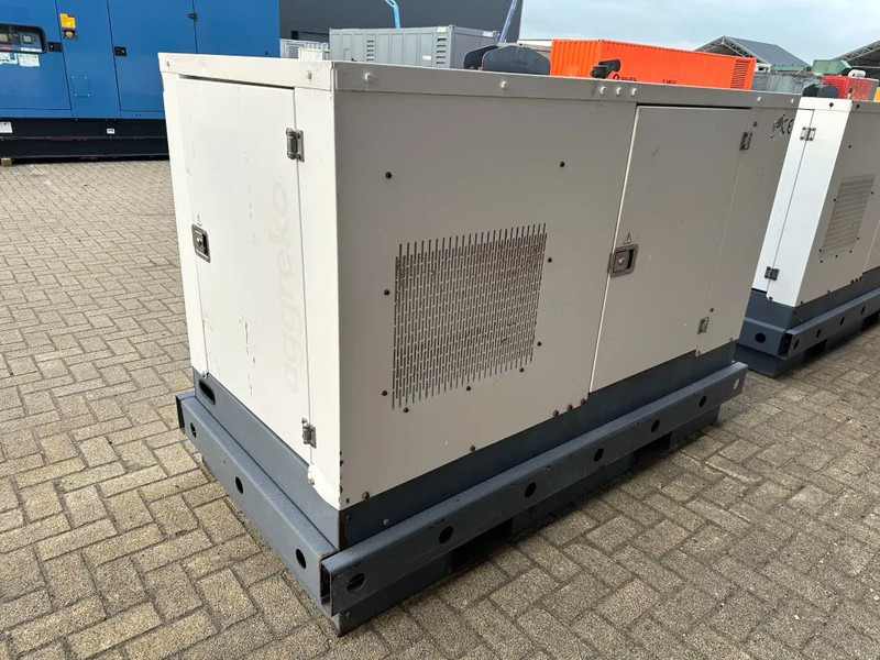 Generatorski set Iveco FPT F32 AM1A Leroy Somer 32 kVA Silent generatorset 667 hours !: slika Generatorski set Iveco FPT F32 AM1A Leroy Somer 32 kVA Silent generatorset 667 hours !