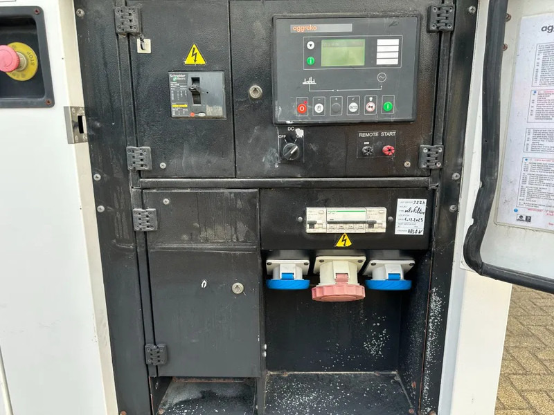 Generatorski set Iveco FPT F32 AM1A Leroy Somer 32 kVA Silent generatorset 667 hours !: slika Generatorski set Iveco FPT F32 AM1A Leroy Somer 32 kVA Silent generatorset 667 hours !