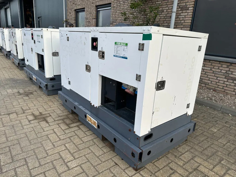 Generatorski set Iveco FPT F32 AM1A Leroy Somer 32 kVA Silent generatorset 667 hours !: slika Generatorski set Iveco FPT F32 AM1A Leroy Somer 32 kVA Silent generatorset 667 hours !
