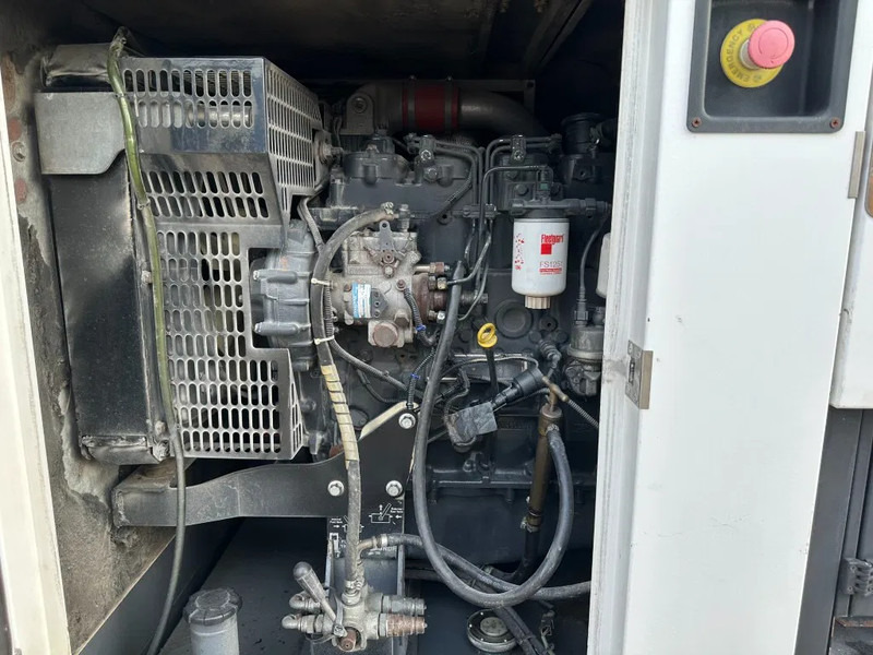 Generatorski set Iveco FPT F32 AM1A Leroy Somer 32 kVA Silent generatorset 667 hours !: slika Generatorski set Iveco FPT F32 AM1A Leroy Somer 32 kVA Silent generatorset 667 hours !