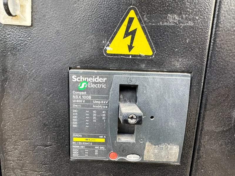 Generatorski set Iveco FPT F32 AM1A Leroy Somer 32 kVA Silent generatorset 667 hours !: slika Generatorski set Iveco FPT F32 AM1A Leroy Somer 32 kVA Silent generatorset 667 hours !