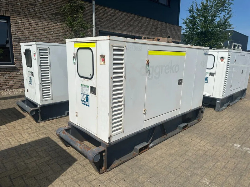 Iveco FPT NEF45 SM1A.A004 Stamford 60 kVA Silent Rental generatorset - Generatorski set: slika Iveco FPT NEF45 SM1A.A004 Stamford 60 kVA Silent Rental generatorset - Generatorski set Iveco FPT NEF45 SM1A.A004 Stamford 60 kVA Silent Rental generatorset - Generatorski set: slika Iveco FPT NEF45 SM1A.A004 Stamford 60 kVA Silent Rental generatorset - Generatorski set