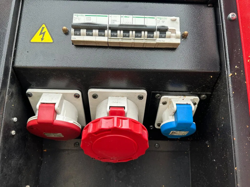 Generatorski set Iveco FPT Tecnogen Mecc Alte Spa 40 kVA Silent generatorset: slika Generatorski set Iveco FPT Tecnogen Mecc Alte Spa 40 kVA Silent generatorset