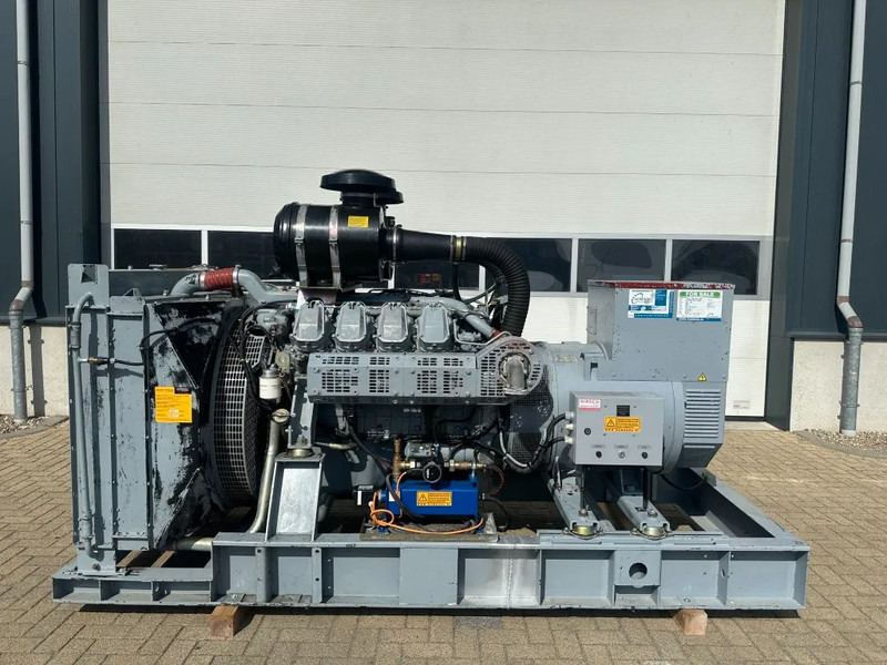 Iveco GE 8281 SRI27 00A71 Mecc Alte Spa 450 kVA generatorset ex Emergency 160 hours - Generatorski set: slika Iveco GE 8281 SRI27 00A71 Mecc Alte Spa 450 kVA generatorset ex Emergency 160 hours - Generatorski set Iveco GE 8281 SRI27 00A71 Mecc Alte Spa 450 kVA generatorset ex Emergency 160 hours - Generatorski set: slika Iveco GE 8281 SRI27 00A71 Mecc Alte Spa 450 kVA generatorset ex Emergency 160 hours - Generatorski set