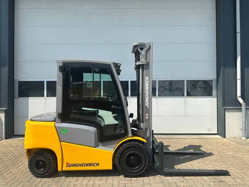 Jungheinrich DFG 425 Triplex Freelift Sideshift 2.5 ton Diesel Heftruck as New ! 675 hours ! - Diesel viličar: slika Jungheinrich DFG 425 Triplex Freelift Sideshift 2.5 ton Diesel Heftruck as New ! 675 hours ! - Diesel viličar Jungheinrich DFG 425 Triplex Freelift Sideshift 2.5 ton Diesel Heftruck as New ! 675 hours ! - Diesel viličar: slika Jungheinrich DFG 425 Triplex Freelift Sideshift 2.5 ton Diesel Heftruck as New ! 675 hours ! - Diesel viličar