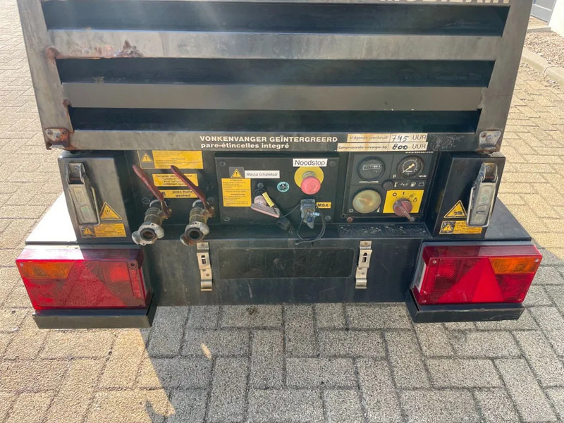 Kaeser M27 Kubota 2,7 m3 / min 7 Bar 18 kW Mobiele Silent Diesel Compressor - Zračni kompresor: slika Kaeser M27 Kubota 2,7 m3 / min 7 Bar 18 kW Mobiele Silent Diesel Compressor - Zračni kompresor Kaeser M27 Kubota 2,7 m3 / min 7 Bar 18 kW Mobiele Silent Diesel Compressor - Zračni kompresor: slika Kaeser M27 Kubota 2,7 m3 / min 7 Bar 18 kW Mobiele Silent Diesel Compressor - Zračni kompresor