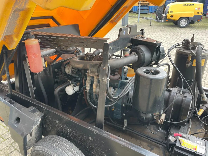 Zračni kompresor Kaeser M43 Kubota 4,2 m3 / min 7 Bar 30 kW Mobiele Silent Diesel Compressor: slika Zračni kompresor Kaeser M43 Kubota 4,2 m3 / min 7 Bar 30 kW Mobiele Silent Diesel Compressor