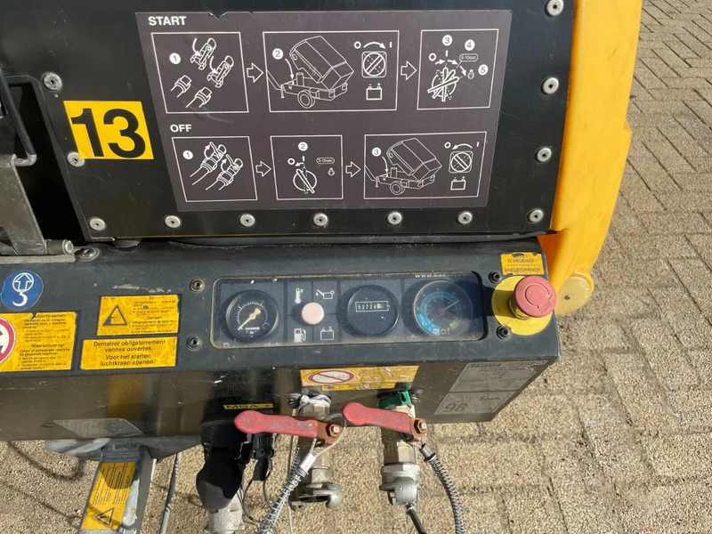 Kaeser M43 Kubota 4,2 m3 / min 7 Bar 30kW mobiele Compressor - Zračni kompresor: slika Kaeser M43 Kubota 4,2 m3 / min 7 Bar 30kW mobiele Compressor - Zračni kompresor Kaeser M43 Kubota 4,2 m3 / min 7 Bar 30kW mobiele Compressor - Zračni kompresor: slika Kaeser M43 Kubota 4,2 m3 / min 7 Bar 30kW mobiele Compressor - Zračni kompresor
