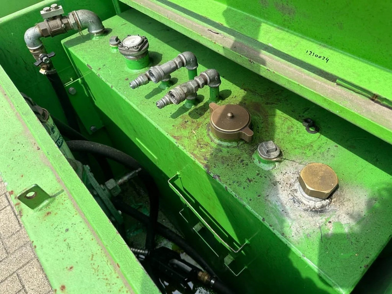 Cisterna za skladištenje Kiwa IBC Steenbergen 750 liter Dieseltank met handpomp: slika Cisterna za skladištenje Kiwa IBC Steenbergen 750 liter Dieseltank met handpomp