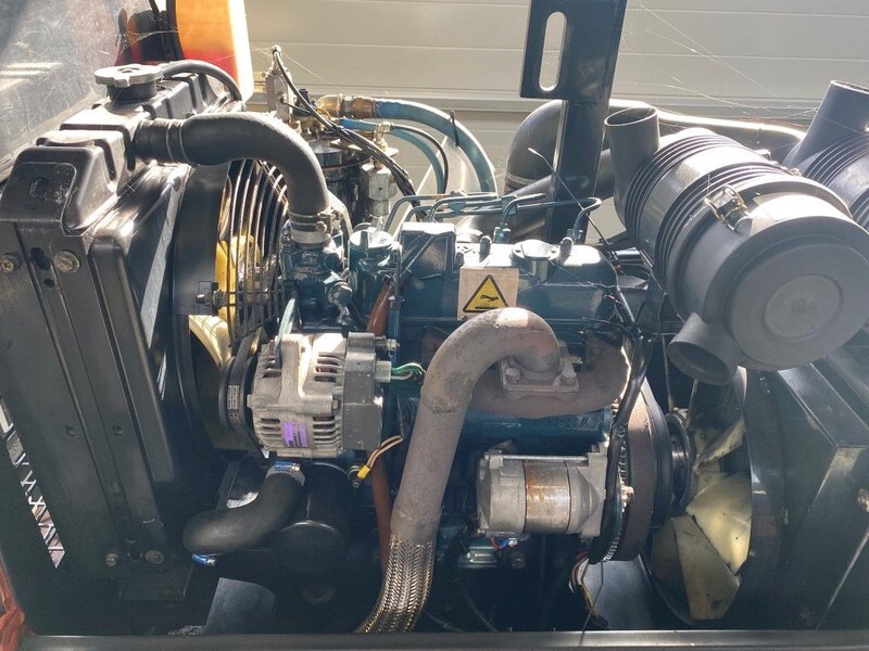 Kubota D1105 Sullair 15.5 kW 7 bar diesel schroefcompressor met nakoeler - Zračni kompresor: slika Kubota D1105 Sullair 15.5 kW 7 bar diesel schroefcompressor met nakoeler - Zračni kompresor Kubota D1105 Sullair 15.5 kW 7 bar diesel schroefcompressor met nakoeler - Zračni kompresor: slika Kubota D1105 Sullair 15.5 kW 7 bar diesel schroefcompressor met nakoeler - Zračni kompresor