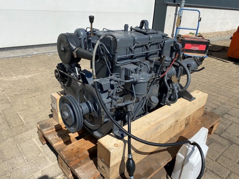 Lister STW 3 35 PK Marine diesel motor met keerkoppeling - Motor: slika Lister STW 3 35 PK Marine diesel motor met keerkoppeling - Motor Lister STW 3 35 PK Marine diesel motor met keerkoppeling - Motor: slika Lister STW 3 35 PK Marine diesel motor met keerkoppeling - Motor