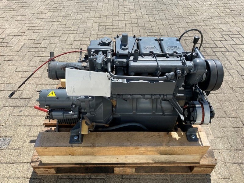 Lister STW 3 35 PK Marine diesel motor met keerkoppeling - Motor: slika Lister STW 3 35 PK Marine diesel motor met keerkoppeling - Motor Lister STW 3 35 PK Marine diesel motor met keerkoppeling - Motor: slika Lister STW 3 35 PK Marine diesel motor met keerkoppeling - Motor