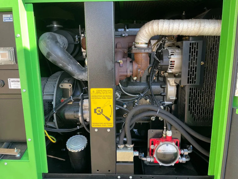 Generatorski set MOSA Hybride Perkins 66 kVA / 80 KWh accupakket: slika Generatorski set MOSA Hybride Perkins 66 kVA / 80 KWh accupakket