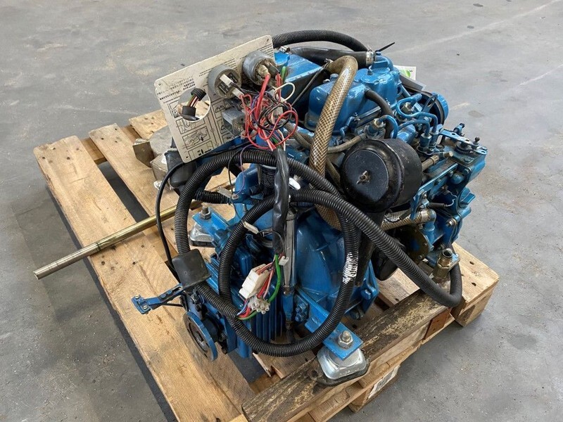 Mitsubishi Solé L2E 11 PK diesel marine motor met keerkoppeling - Motor: slika Mitsubishi Solé L2E 11 PK diesel marine motor met keerkoppeling - Motor Mitsubishi Solé L2E 11 PK diesel marine motor met keerkoppeling - Motor: slika Mitsubishi Solé L2E 11 PK diesel marine motor met keerkoppeling - Motor