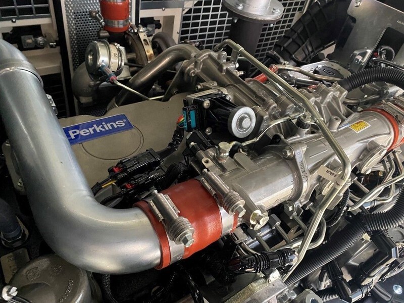 Perkins 275 kVA - 1206D-70TTAG3 Stamford 275 kVA Supersilent generatorset New ! - Generatorski set: slika Perkins 275 kVA - 1206D-70TTAG3 Stamford 275 kVA Supersilent generatorset New ! - Generatorski set Perkins 275 kVA - 1206D-70TTAG3 Stamford 275 kVA Supersilent generatorset New ! - Generatorski set: slika Perkins 275 kVA - 1206D-70TTAG3 Stamford 275 kVA Supersilent generatorset New ! - Generatorski set