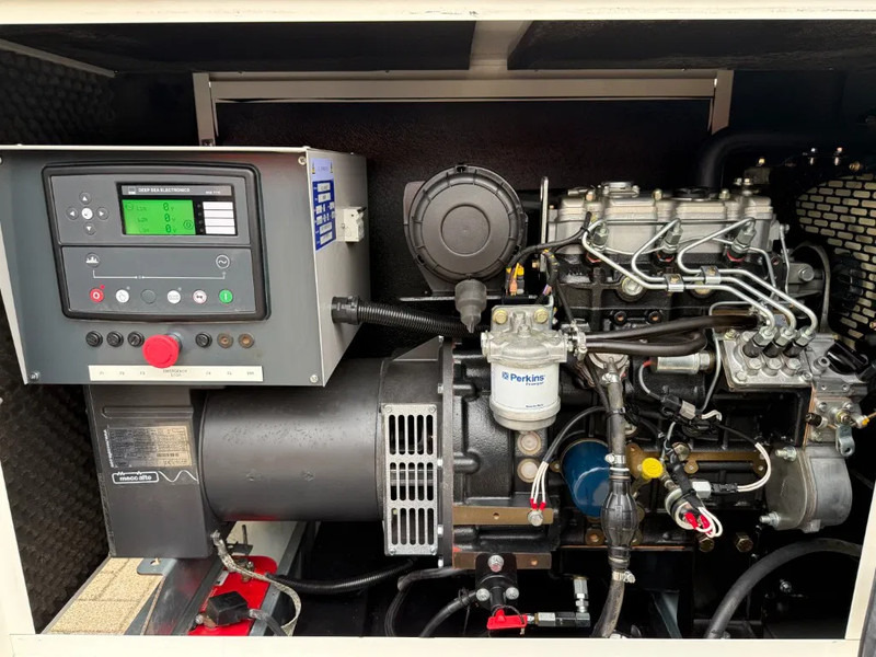 Perkins 403A-15 Mecc Alte Spa 17 kVA Silent generatorset as New ! 250 hours ! - Generatorski set: slika Perkins 403A-15 Mecc Alte Spa 17 kVA Silent generatorset as New ! 250 hours ! - Generatorski set Perkins 403A-15 Mecc Alte Spa 17 kVA Silent generatorset as New ! 250 hours ! - Generatorski set: slika Perkins 403A-15 Mecc Alte Spa 17 kVA Silent generatorset as New ! 250 hours ! - Generatorski set