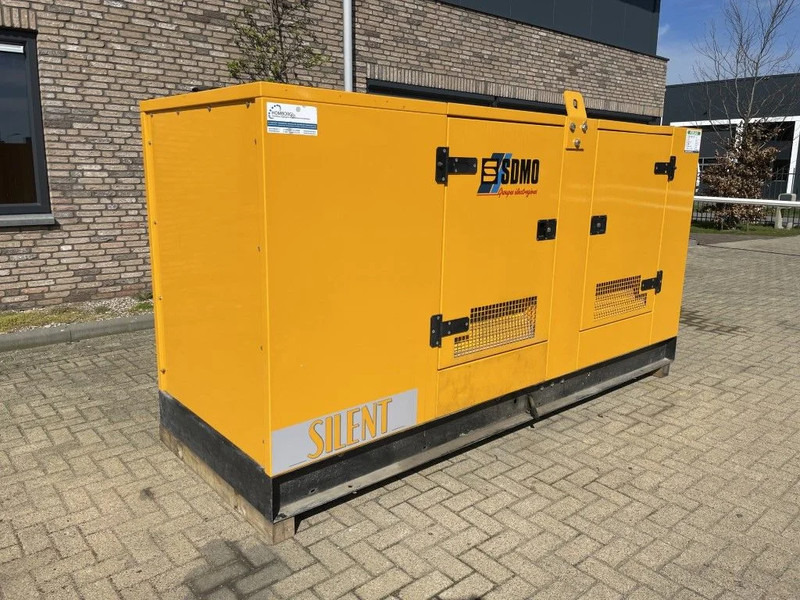 SDMO Cummins Leroy Somer 150 kVA silent - Generatorski set: slika SDMO Cummins Leroy Somer 150 kVA silent - Generatorski set SDMO Cummins Leroy Somer 150 kVA silent - Generatorski set: slika SDMO Cummins Leroy Somer 150 kVA silent - Generatorski set