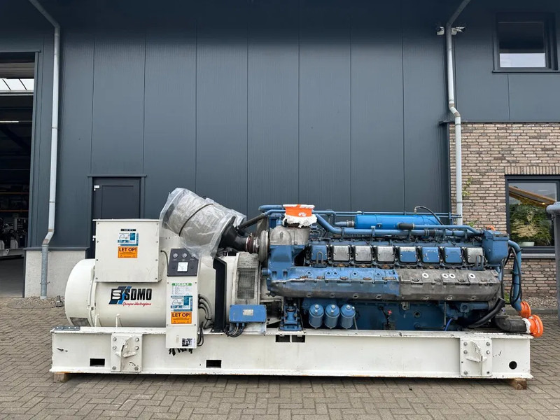 SDMO MS2000 MTU Leroy Somer 2000 kVA generatorset - Generatorski set: slika SDMO MS2000 MTU Leroy Somer 2000 kVA generatorset - Generatorski set SDMO MS2000 MTU Leroy Somer 2000 kVA generatorset - Generatorski set: slika SDMO MS2000 MTU Leroy Somer 2000 kVA generatorset - Generatorski set