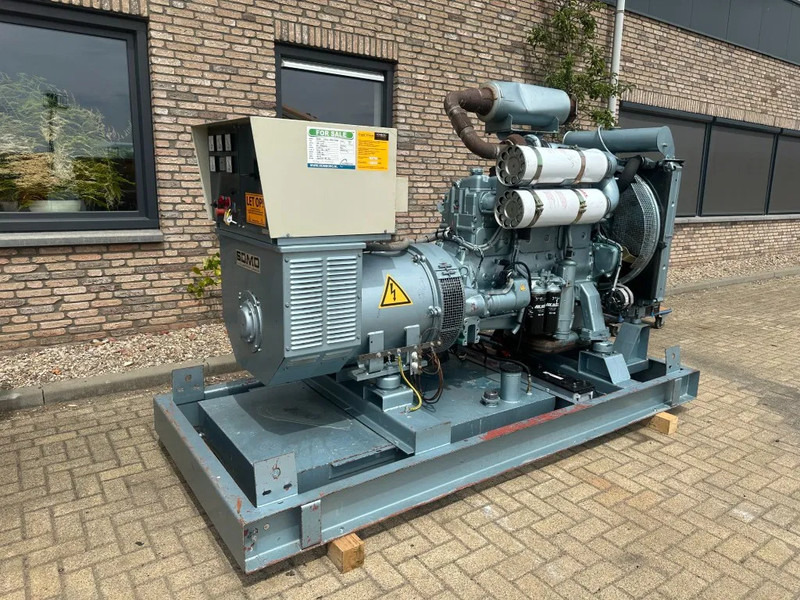 Volvo Penta TD121GG SDMO Leroy Somer 200 kVA noodstroom generatorset - Generatorski set: slika Volvo Penta TD121GG SDMO Leroy Somer 200 kVA noodstroom generatorset - Generatorski set Volvo Penta TD121GG SDMO Leroy Somer 200 kVA noodstroom generatorset - Generatorski set: slika Volvo Penta TD121GG SDMO Leroy Somer 200 kVA noodstroom generatorset - Generatorski set