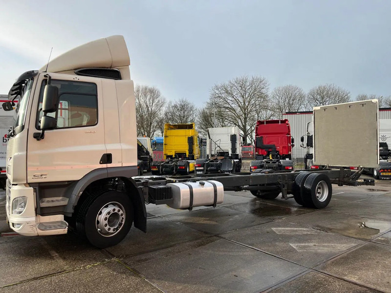 DAF CF 260 CF 260 FA CHASSIS CABINE EURO 6 - Kamion-šasija: slika DAF CF 260 CF 260 FA CHASSIS CABINE EURO 6 - Kamion-šasija DAF CF 260 CF 260 FA CHASSIS CABINE EURO 6 - Kamion-šasija: slika DAF CF 260 CF 260 FA CHASSIS CABINE EURO 6 - Kamion-šasija
