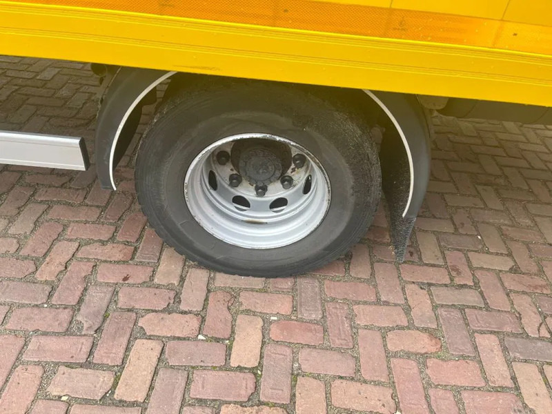 Kamion sandučar DAF LF 210 FA 12 TN: slika Kamion sandučar DAF LF 210 FA 12 TN