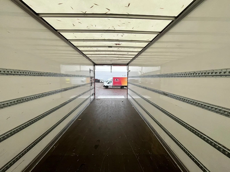 Kamion sandučar DAF LF 260 Fa: slika Kamion sandučar DAF LF 260 Fa