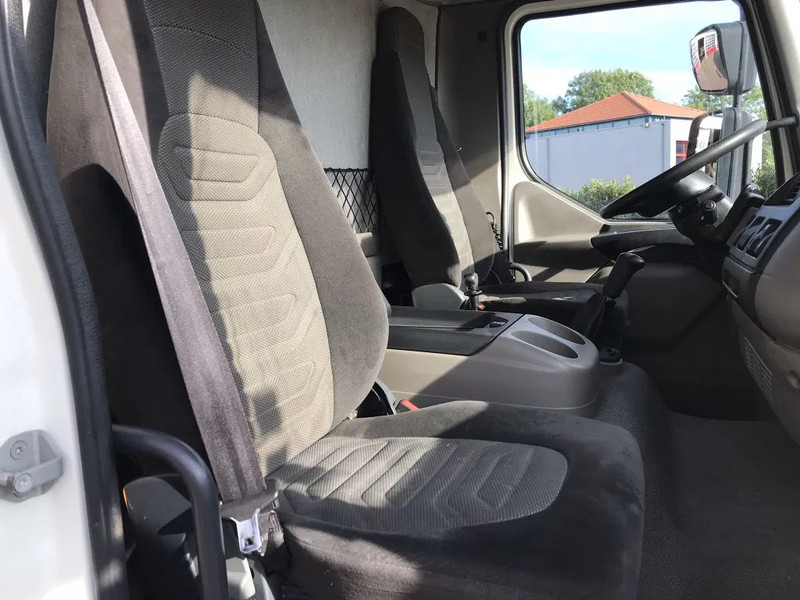 Kamion sandučar DAF LF 45 12.220 EURO 5 EEV: slika Kamion sandučar DAF LF 45 12.220 EURO 5 EEV