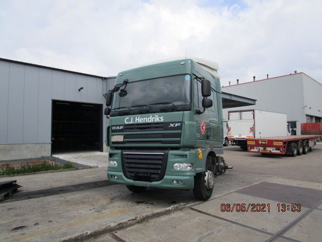 DAF XF 105 SPACE CABINE XF 105 EURO 5 - Kabina i unutrašnjost: slika DAF XF 105 SPACE CABINE XF 105 EURO 5 - Kabina i unutrašnjost DAF XF 105 SPACE CABINE XF 105 EURO 5 - Kabina i unutrašnjost: slika DAF XF 105 SPACE CABINE XF 105 EURO 5 - Kabina i unutrašnjost