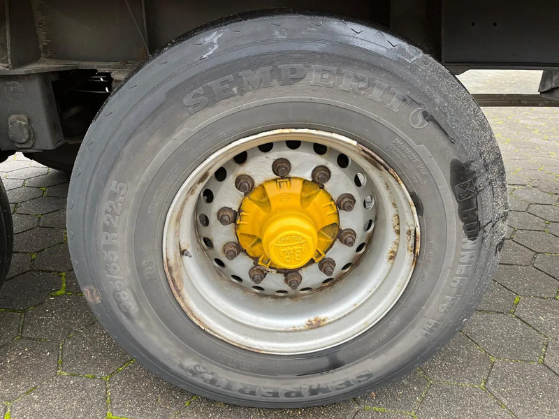 Poluprikolica sa zatvorenim sandukom Groenewegen DRO-15-27 B: slika Poluprikolica sa zatvorenim sandukom Groenewegen DRO-15-27 B Poluprikolica sa zatvorenim sandukom Groenewegen DRO-15-27 B: slika Poluprikolica sa zatvorenim sandukom Groenewegen DRO-15-27 B