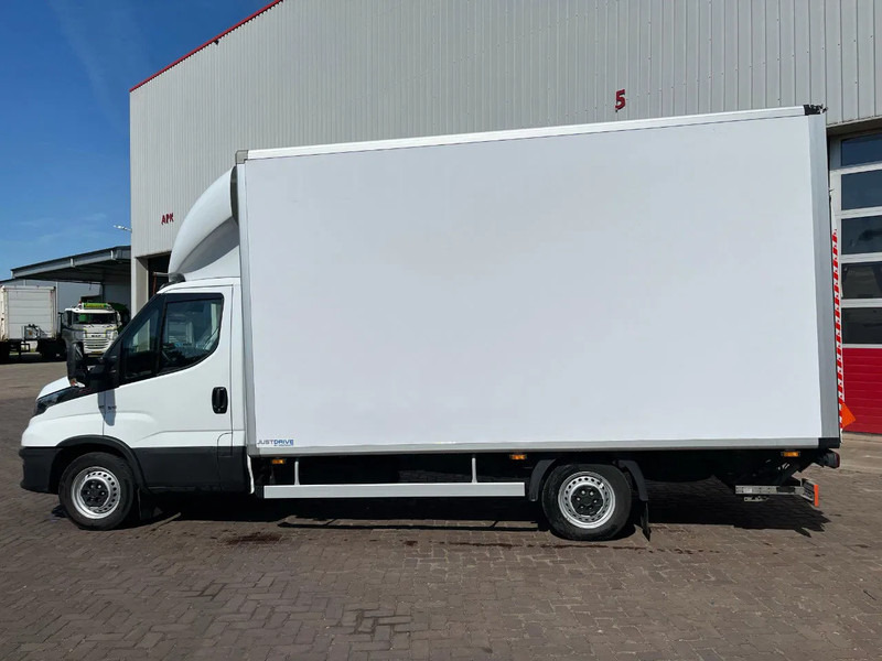 Iveco Daily 35S18 EURO 6 - Dostavno vozilo sa zatvorenim sandukom: slika Iveco Daily 35S18 EURO 6 - Dostavno vozilo sa zatvorenim sandukom Iveco Daily 35S18 EURO 6 - Dostavno vozilo sa zatvorenim sandukom: slika Iveco Daily 35S18 EURO 6 - Dostavno vozilo sa zatvorenim sandukom